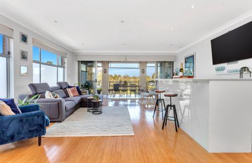 Port Noarlunga South House | Oceana Haven - Beachside Serenity and Modern Comfort