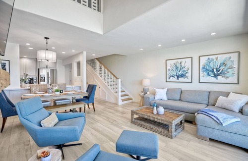 Carlsbad Village Condo | Oceanfront 3 BDR in Carlsbad: Steps to Sand, Walk to Dining/Shopping in Village!