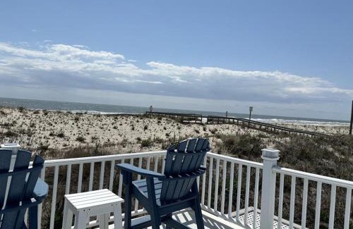Ship Bottom House | Oceanfront Adorable Cottage! Perfect For A Couple Or Small Family Of 4!