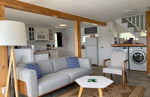 Mahone Bay House | Oceanfront Air Conditioned Boat House - One of a Kind! With Water Access.