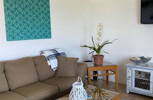 Lubbers Quarters Cay Apartment | Oceanfront Apartment/Pelican Shores/2 beds, 1 bath/Walk to town/