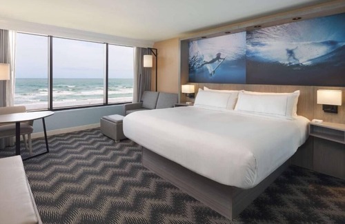Cocoa Beach Hotel | Oceanfront Bliss in Cocoa Beach! Onsite Parking, Bike Rental, Atlantic Views!