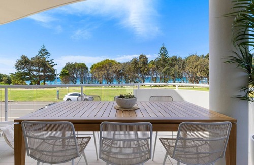 Byron Bay Apartment | Oceanfront Byron Palms - 2 BR Main Beach apartment
