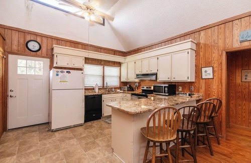 South Carolina Lowcountry House | Oceanfront Classic w/Screened Porch & Sun Deck; Cable TV & WiFi