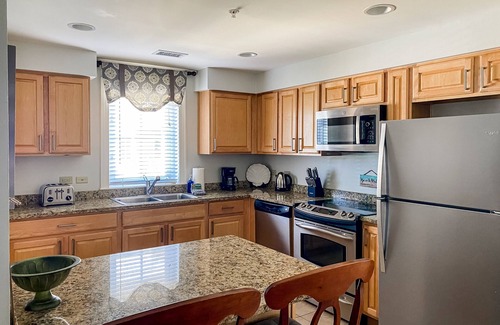 Daufuskie Island Condo | Oceanfront condo with stunning view, wraparound balcony, pool & hot tub