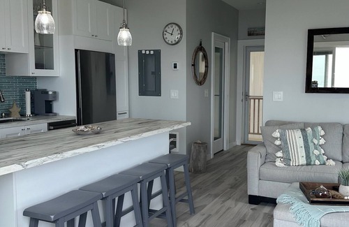 Montauk Condo | Oceanfront Corner Unit Condo in Beautiful Montauk - steps to beach and town!