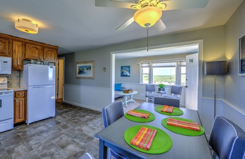 Sagamore Beach Cottage | Oceanfront Cottage on Sagamore Beach