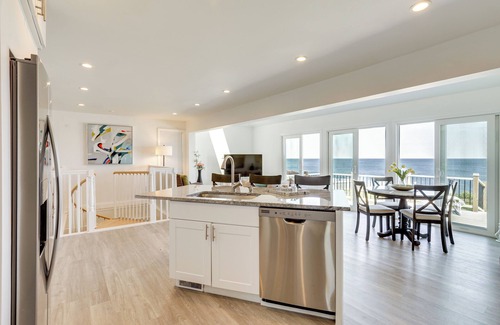 Plymouth Cottage | Oceanfront Cottage on Cape Cod Bay w/Game Room