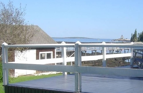 Newagen Cottage | Oceanfront Cottage Southport 3 BR 2BA, Handicapped Accessible