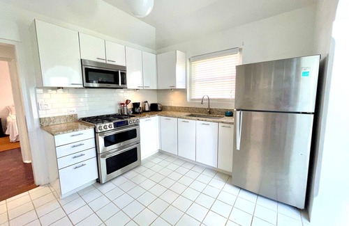 Paget Cottage | Oceanfront Designer Beach House, Grape Bay Beach, Paget