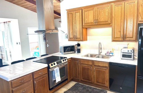 Leucadia House | Oceanfront Dolphin Views at the Edge of the USA. 2-Bed 1-Bath Pet-Friendly.