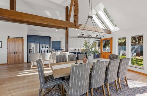Gold Beach House | Oceanfront escape with beach access, private hot tub and game room