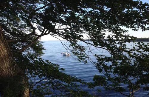 Chester House | Oceanfront Garden Cottage - Gateway to Attractions and Towns, Private Cove Mooring