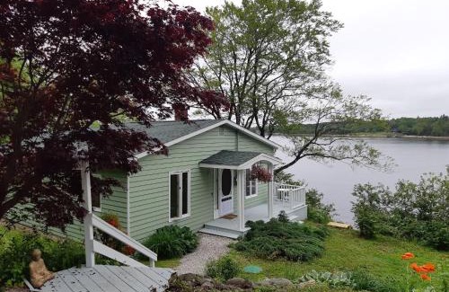 Chester House | Oceanfront Garden Cottage - Gateway to Attractions and Towns, Private Cove Mooring