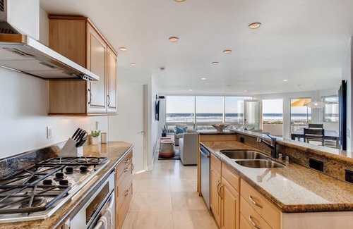 Central Mission Beach Condo | Oceanfront Gem | Ocean Views for Days