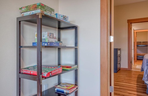 Seaside House | Oceanfront Getaway - Meredith Lodging