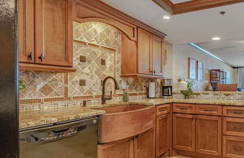 Daytona Beach Shores Condo | Oceanfront Hawaiian Oasis Dog Friendly
