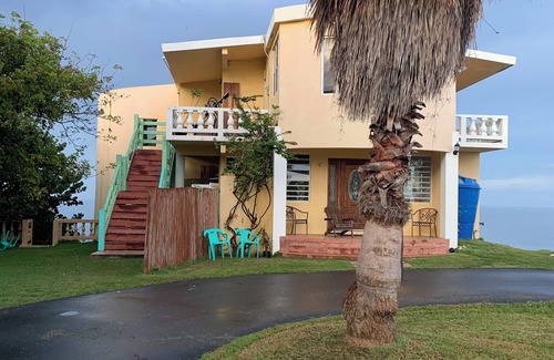 Guayabos Apartment | Oceanfront Hideaway Studio