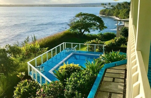 Kapoho House | Oceanfront in Hilo Hale Kai Suites Heritage Room - Queen Bed, Private Bath