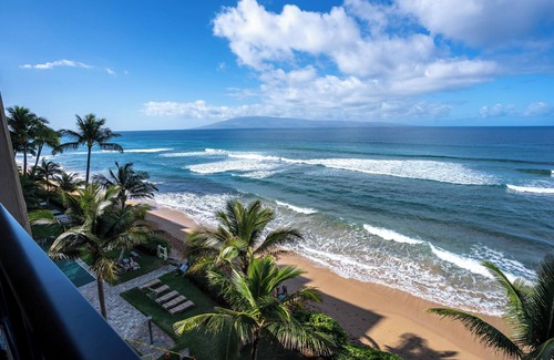Honokowai Condo | Oceanfront Kaanapali Studio Vistas