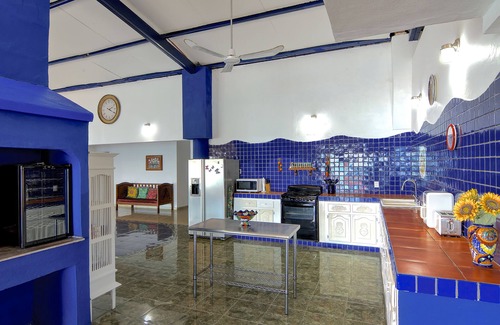 Downtown Mazatlan Condo | OCEANFRONT - NOW SLEEPS up to 20 People - 6 bedroom , 5 bath - Entire top floor!