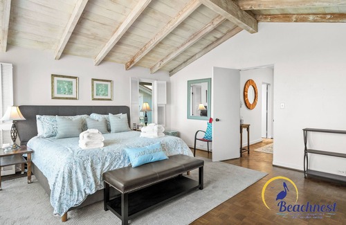 Aptos House | Oceanfront Oasis By the Sea! Welcome to your perfect oceanfront getaway!