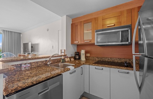 Puerta de Tierra Apartment | Oceanfront Oasis Couple s Retreat San Juan