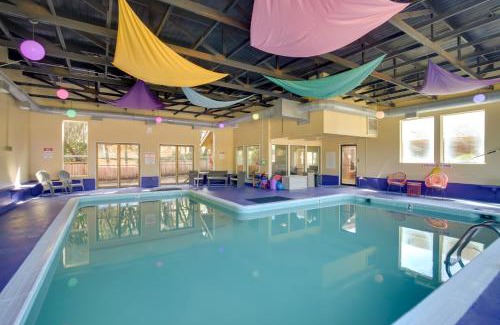 Lincoln Beach Apartment | Oceanfront Oregon Retreat - Pool, Sauna and Patio!