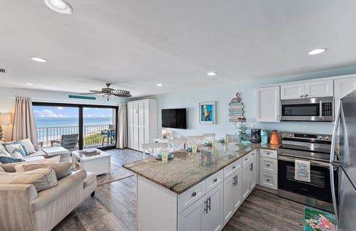 Stuart Condo | Oceanfront Penthouse with Amazing Views on S. Hutchinson Island/Stuart