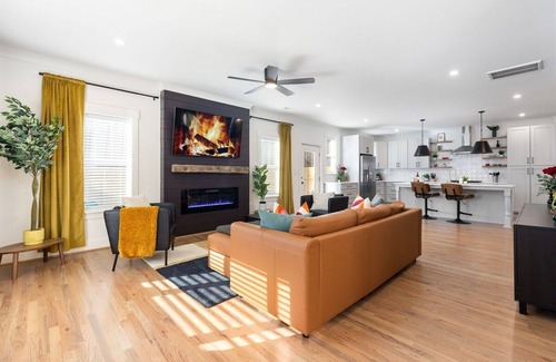 Charlotte Villa | Oceanfront Serenity – Luxury Stay on Marco Island 1368