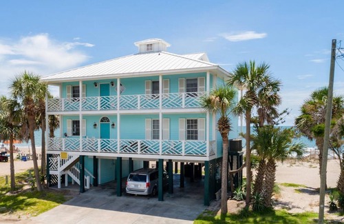 Edisto Island House | Oceanfront Showplace - Island Manor