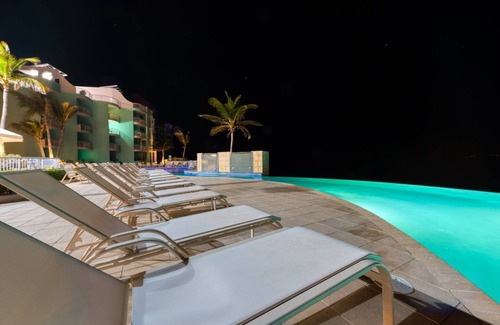 Oyster Pond Apartment | Oceanfront Studio at Oyster Bay Beach Resort