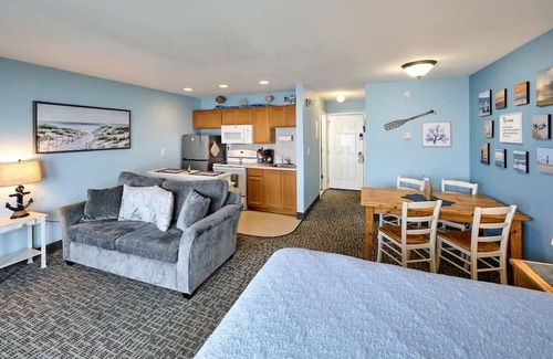 Lincoln City Condo | Oceanfront Studio - Sleeps 4 - Ground Floor - Pool and Hot Tub!