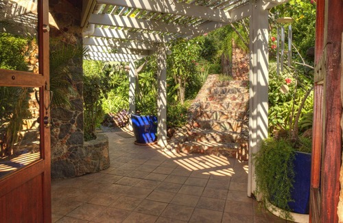Hart Bay Villa | OCEANFRONT, STUPENDOUS SUNRISE TO SUNSET VIEWS, SEE OUR LAST MINUTE SPECIAL!