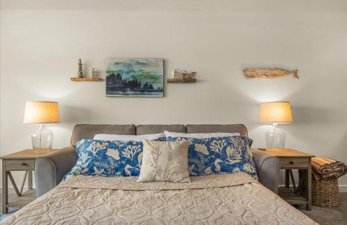 Lincoln City House | Oceanfront Suite - Top Floor - Sleeps 4 - Pool and Sauna