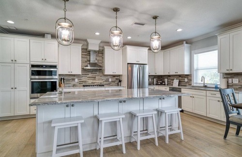 Indian Rocks Beach House | ♥ OCEANFRONT VIEW ♥ BEACHFRONT CONDO ♥ NEW ♥ U2 ♥