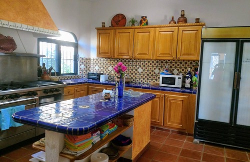 Cuastecomates Villa | Oceanfront Villa with garden and pool, on the beach. Individual rooms 125/nt.