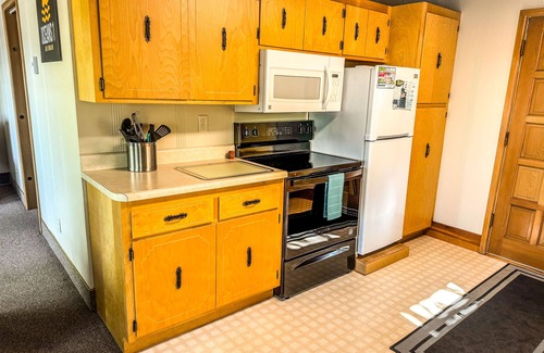 Tower Cabin | Oceans 1 - A Frazer Bay Hideaway. Centrally Located! Boat Rentals also Available