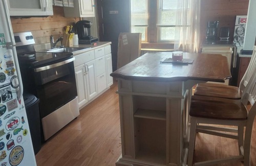 Ship Bottom Apartment | Oceanside 2 BR Apartment Sleeps 6