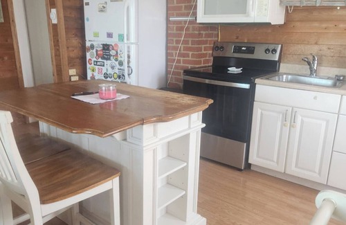 Ship Bottom Apartment | Oceanside 2 BR Apartment Sleeps 6