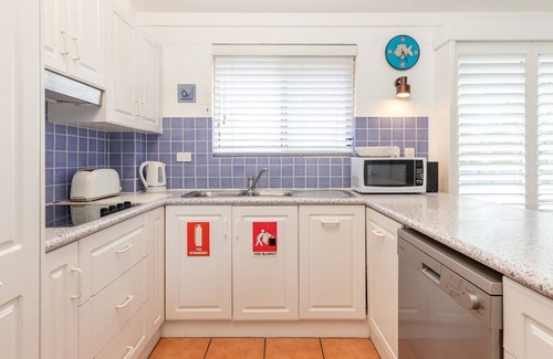 Boomerang Beach Apartment | Oceanside 20 - Sapphire