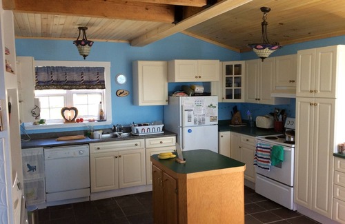 Guysborough County Cottage | Oceanside Cottage - sleep with your feet touching the ocean in your King bed