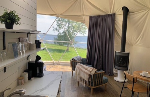 Feltzen South Cottage | Oceanside Glamping Dome near Lunenburgnn