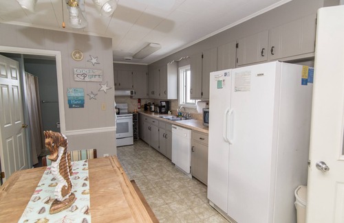 South Nags Head House | Oceanside - short walk to beach