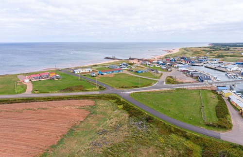 North Lake Apartment | Oceanside Suite.. Located on Beautiful White Sand Beach at North Lake Harbor PEI