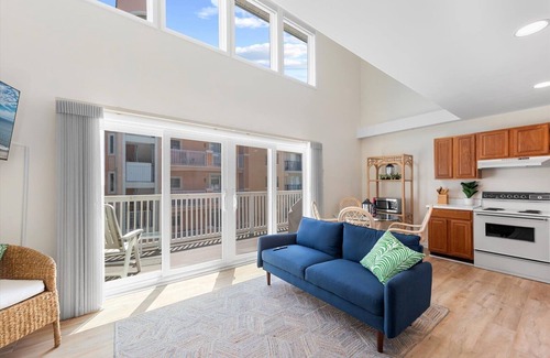 Ocean City Condo | Oceanview 1 BR Condo w/Loft in Quiet North OC - Walk to Ocean/Food/Fun