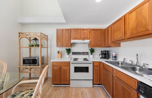 Ocean City Condo | Oceanview 1 BR Condo w/Loft in Quiet North OC - Walk to Ocean/Food/Fun