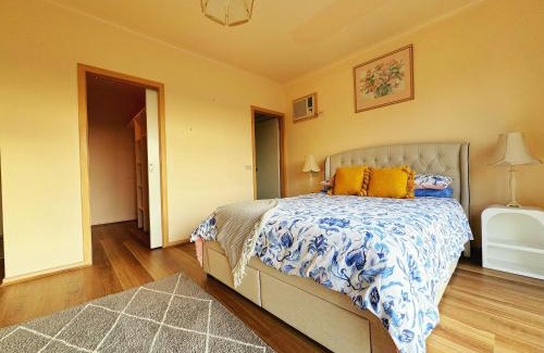 Frankston South House | Oceanview 4B2B Two-story House with Big Balcony!
