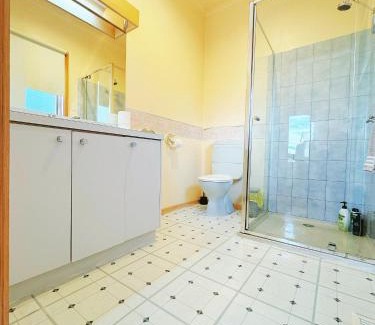 Frankston South House | Oceanview 4B2B Two-story House with Big Balcony!