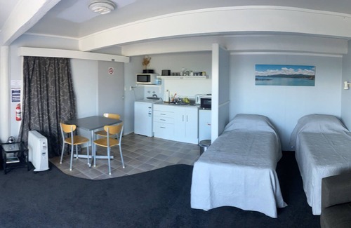 Waihau Bay Apartment | Oceanview at Oruaiti Beach in Waihau Bay
